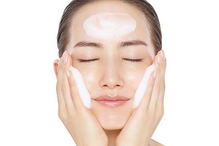 Facial wash untuk kulit sehat alami