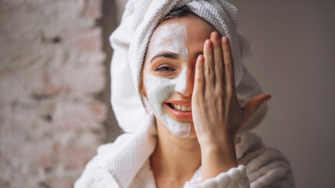 skincare alami untuk kulit kering dan kusam