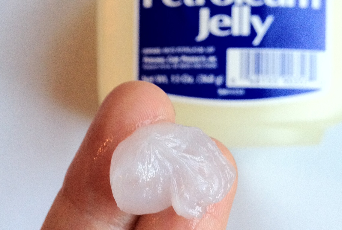 khasiat petroleum jelly