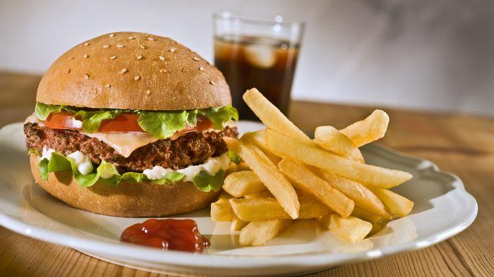 Waspada makan makanan ini bikin gak awet muda