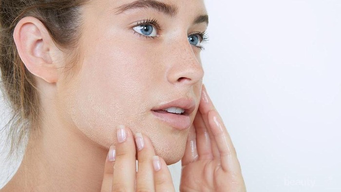 Cara merawat kulit sensitif dengan skincare alami