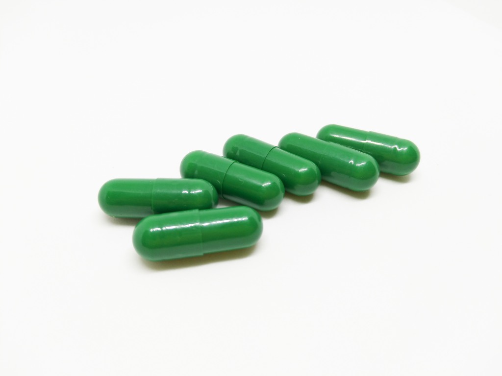 Kapsul herbal yang mengandung binahong