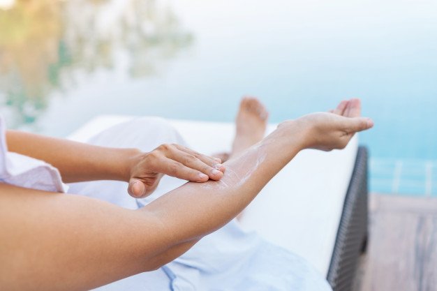 cara memilih suncreen yang tepat dan benar