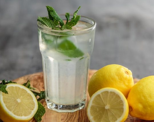 Minuman Alami untuk Jaga Kesehatan Kulit