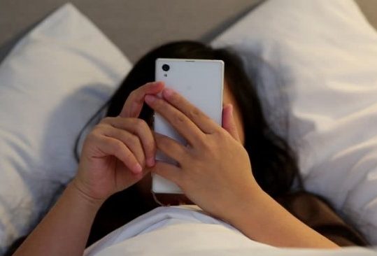 Ketahui! Efek Radiasi HP pada Kulit Wajah