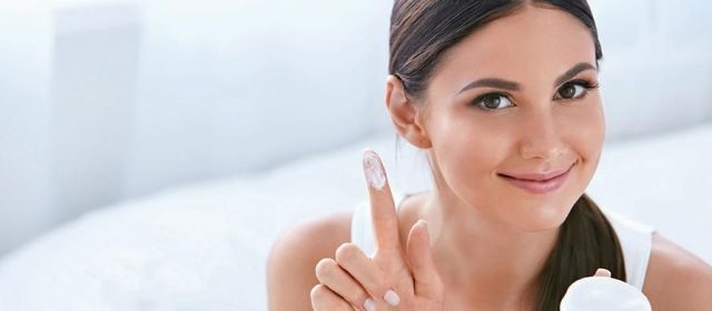 Basic Skincare untuk Melembapkan dan Mencerahkan